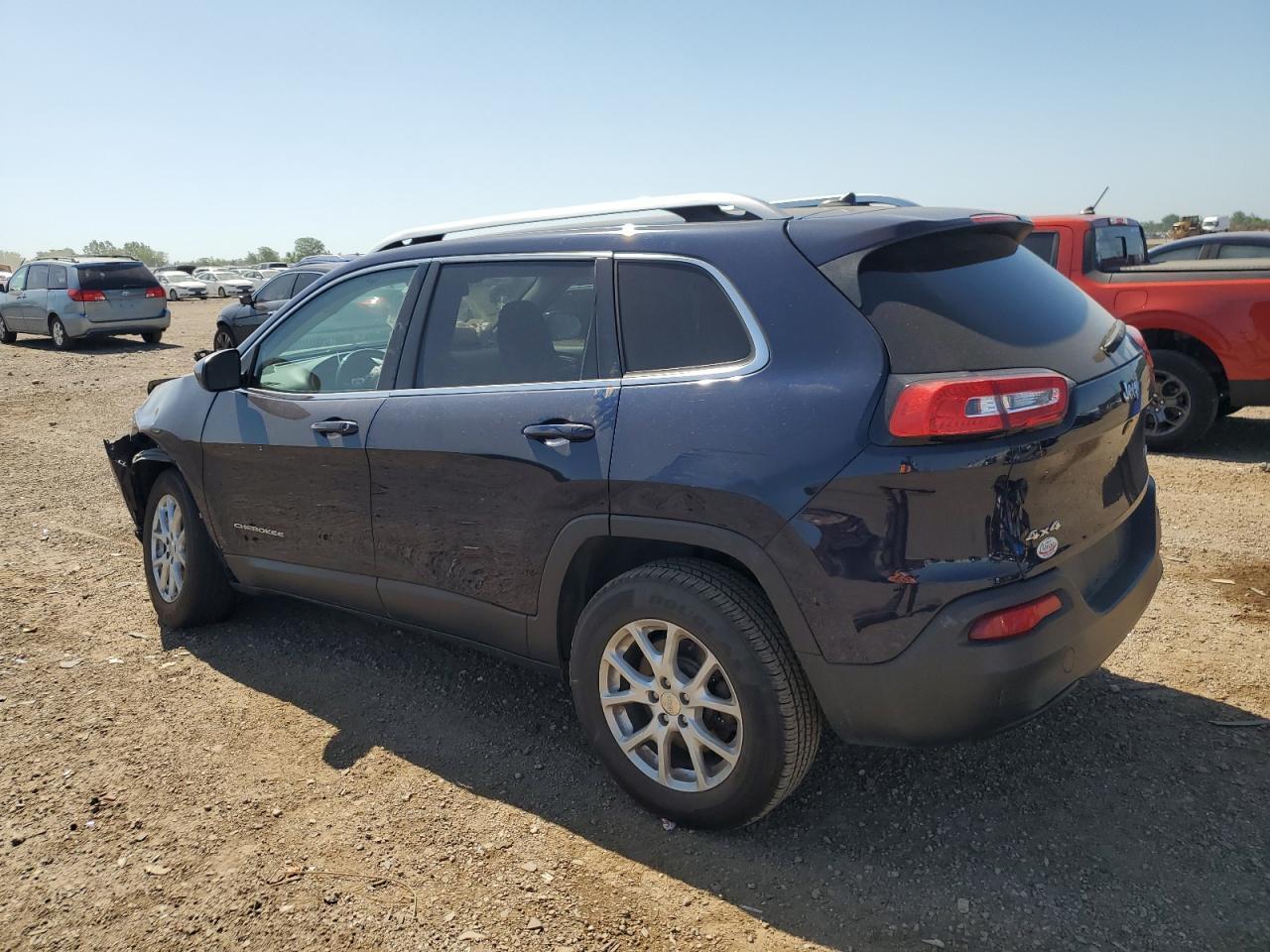 2015 Jeep Cherokee Latitude - Фото 2