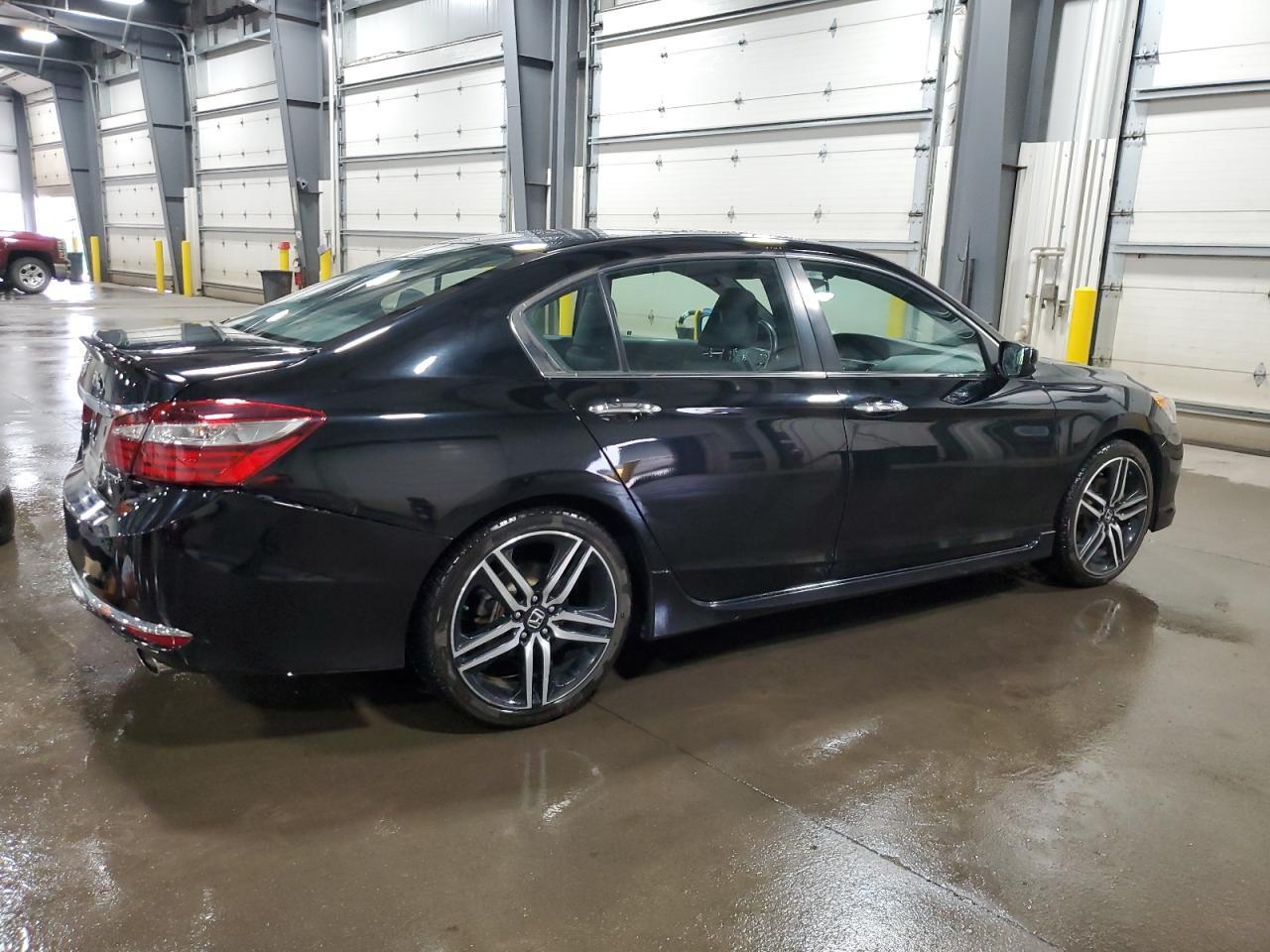 2017 Honda Accord Sport - Фото 3