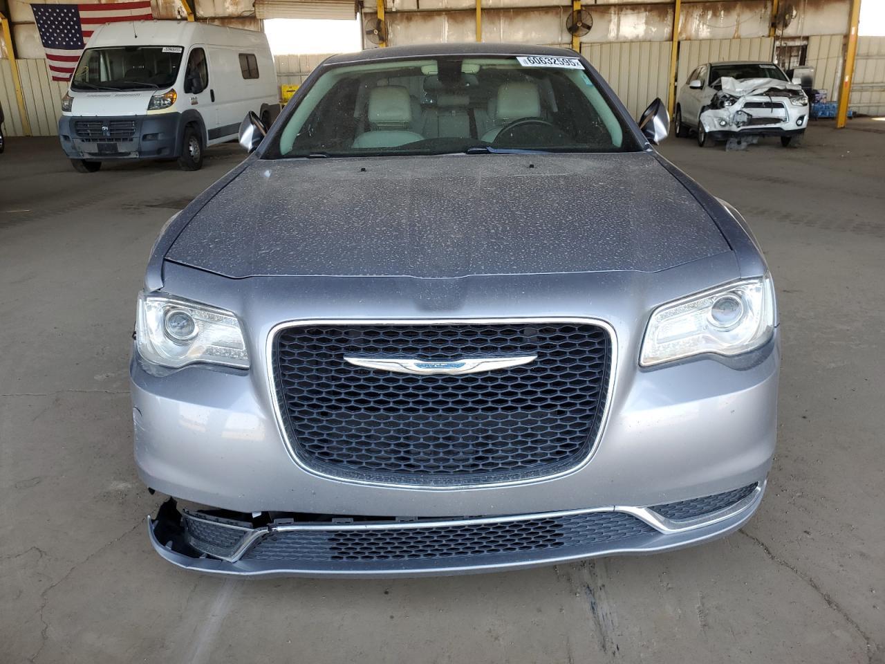 2015 Chrysler 300 Limited - Фото 5