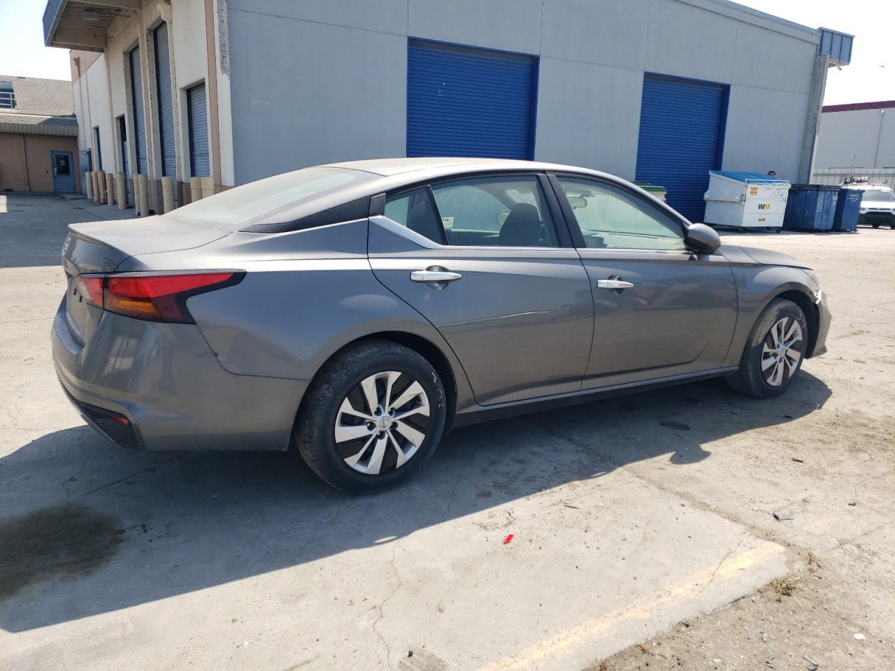 2022 Nissan Altima S - Image 3