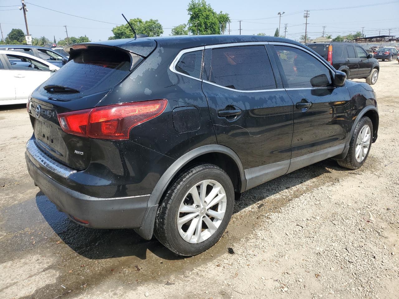 2018 Nissan Rogue Sport S - Фото 3