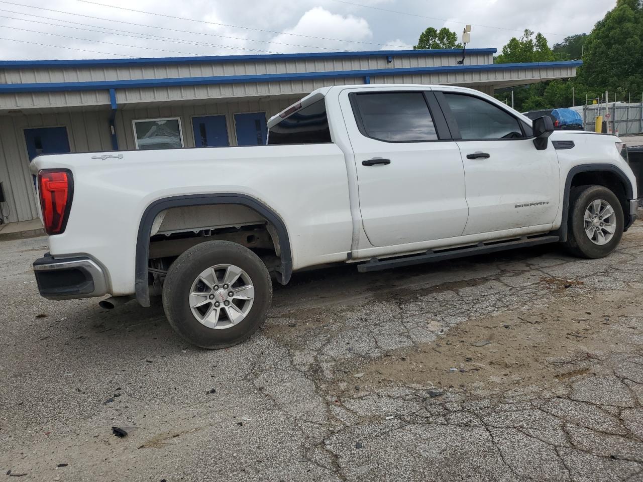 2023 GMC Sierra K1500 - Image 3