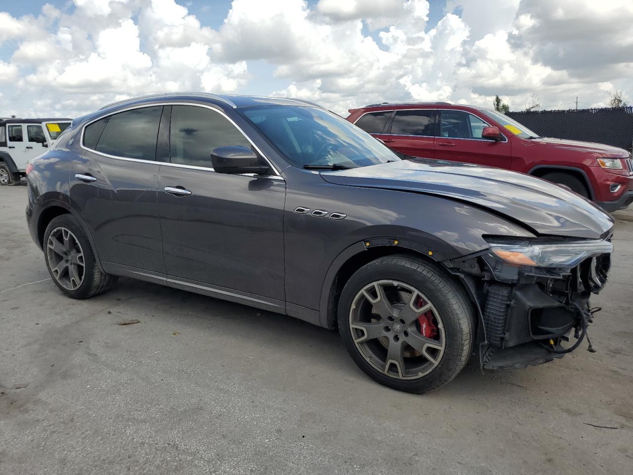 2017 Maserati Levante S Luxury - Image 4