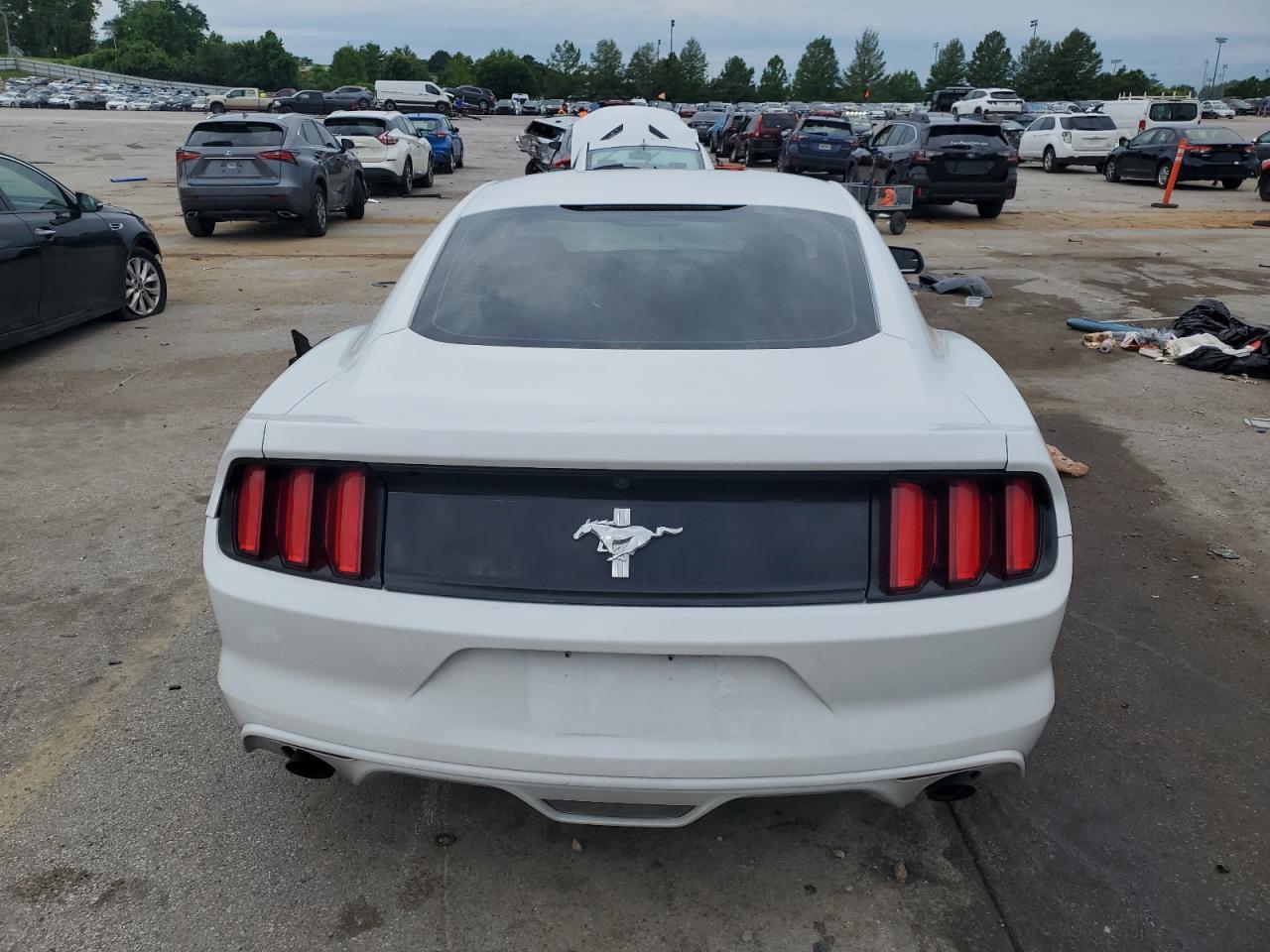 2015 Ford Mustang - Image 6