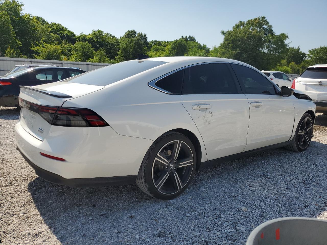 2023 Honda Accord Hybrid Sport - Image 3