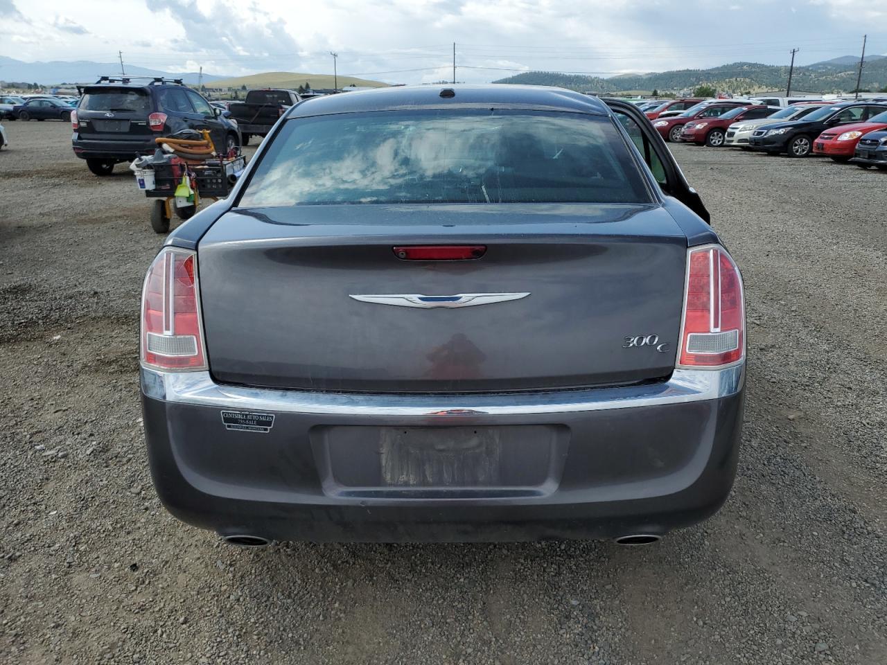 2014 Chrysler 300C - Image 6