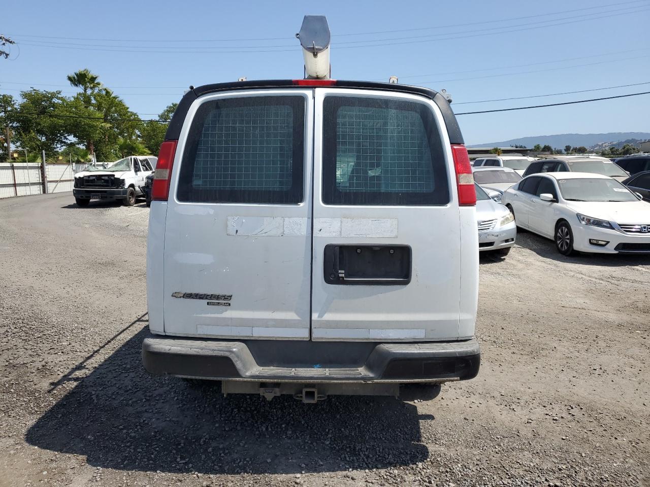 2013 Chevrolet Express G2500 - Image 6