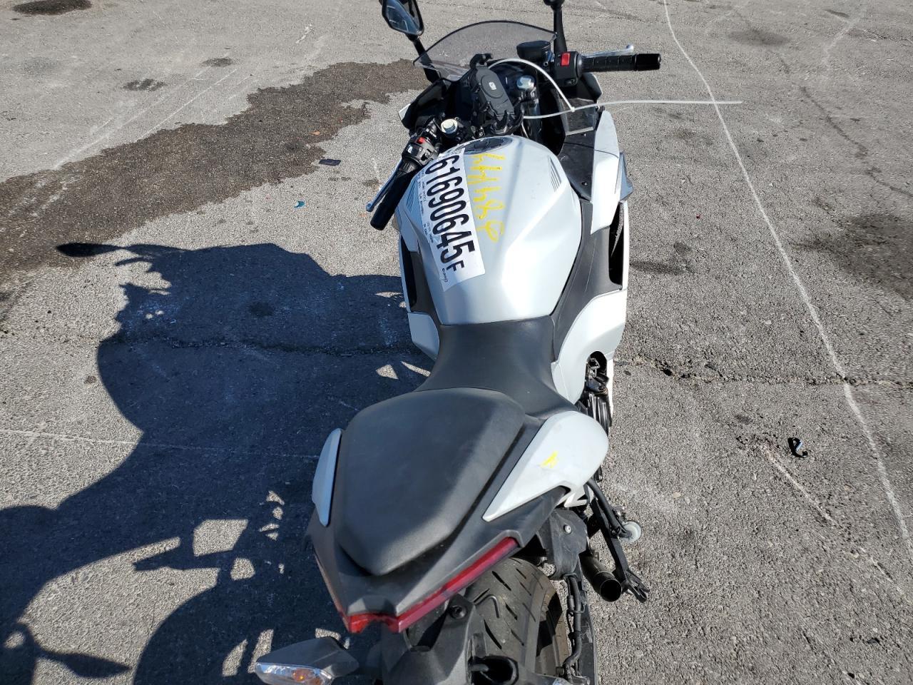 2025 Kawasaki Ex500 - Фото 6