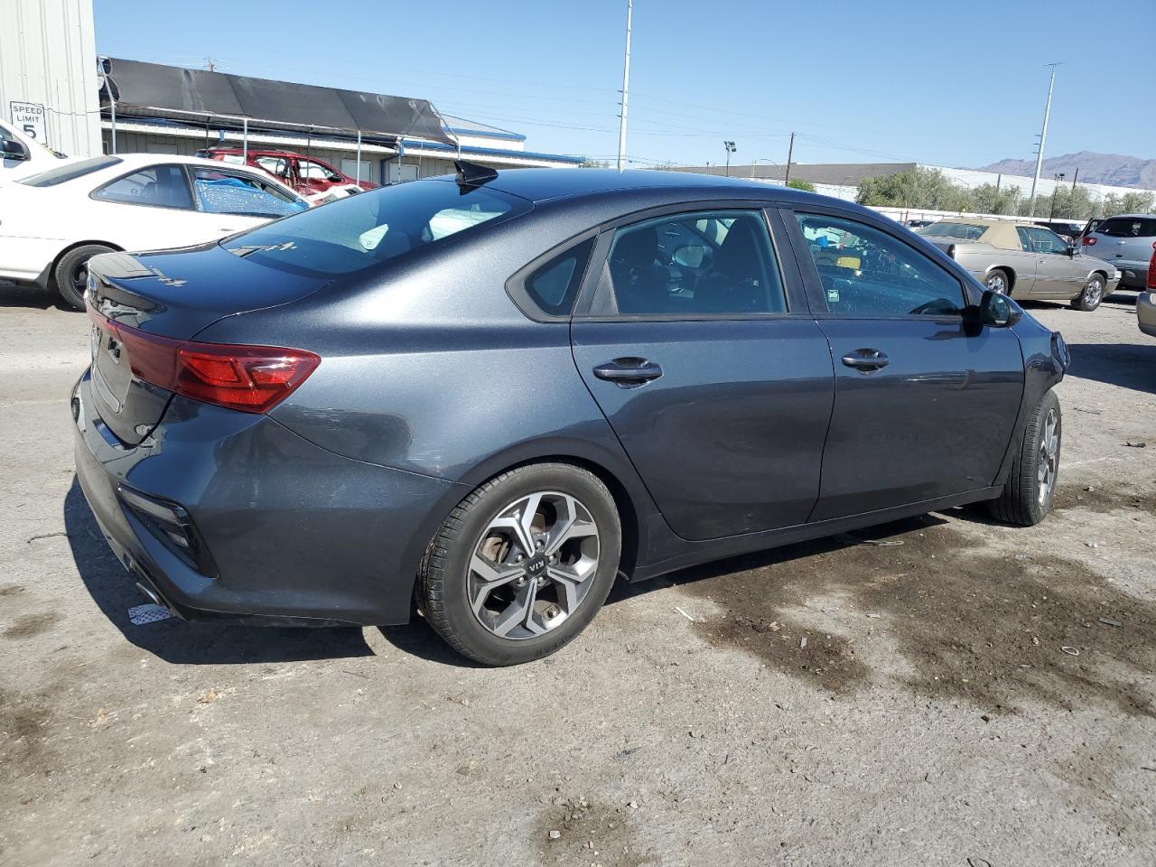 2021 Kia Forte Fe - Фото 3