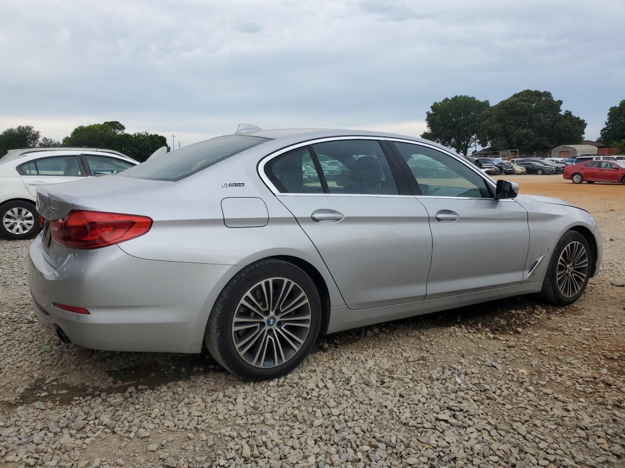 2019 BMW 530Xe - Фото 3