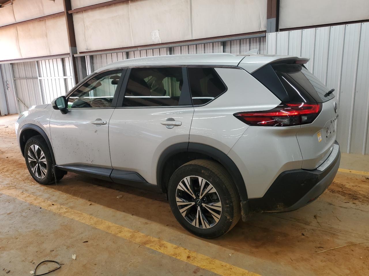2023 Nissan Rogue Sv - Image 2