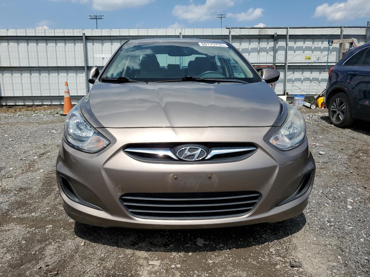 2013 Hyundai Accent Gls - Фото 5
