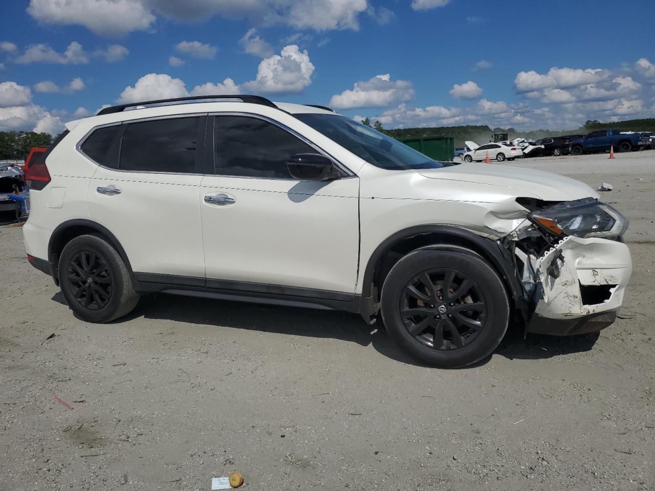 2017 Nissan Rogue S - Фото 4
