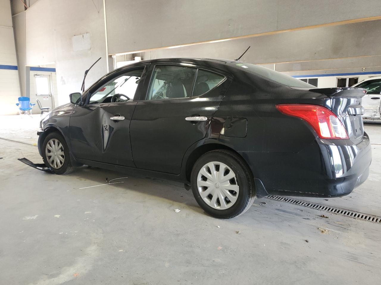 2019 Nissan Versa S - Фото 2