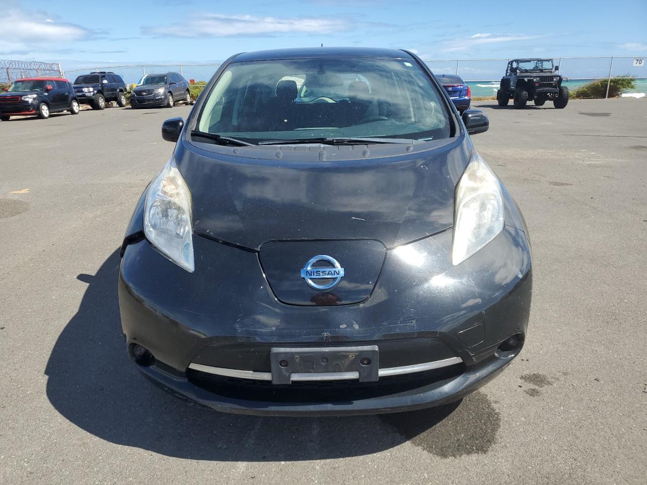 2015 Nissan Leaf S - Image 5