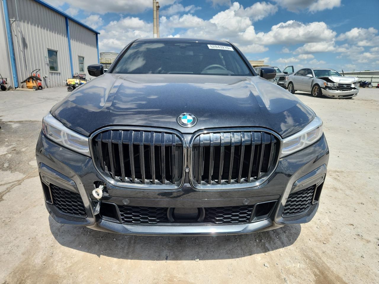 2020 BMW 750 Xi - Фото 5