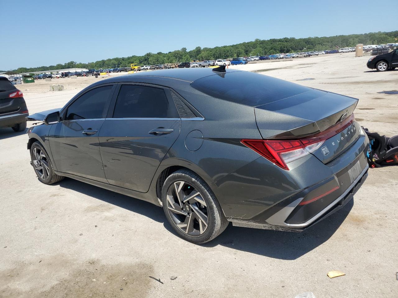 2024 Hyundai Elantra Limited - Image 2