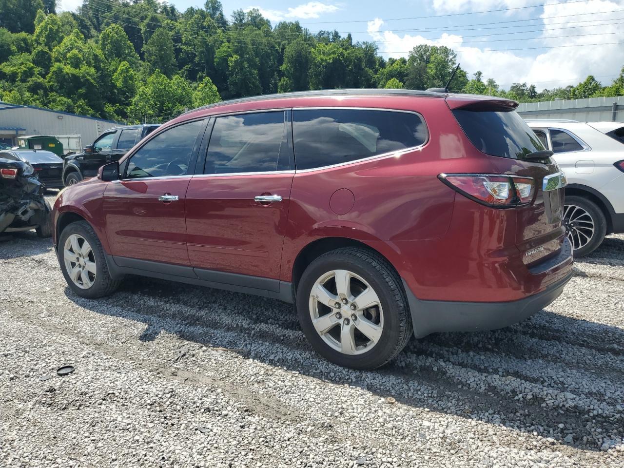 2017 Chevrolet Traverse Lt - Фото 2