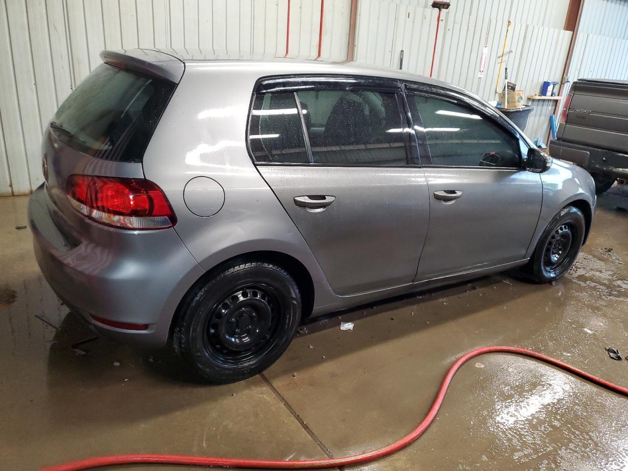 2010 Volkswagen Golf - Фото 3