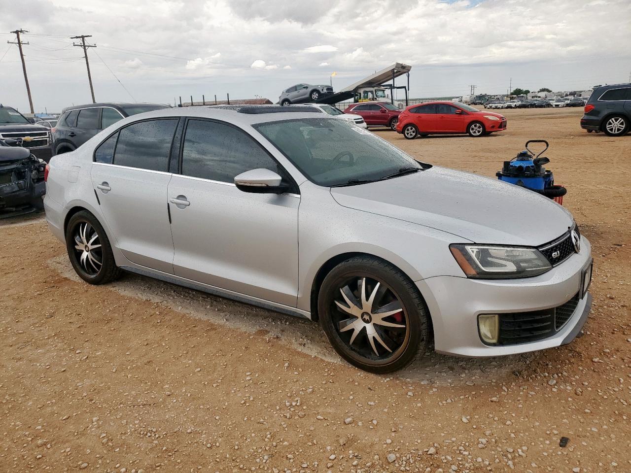 2014 Volkswagen Jetta Gli - Image 4