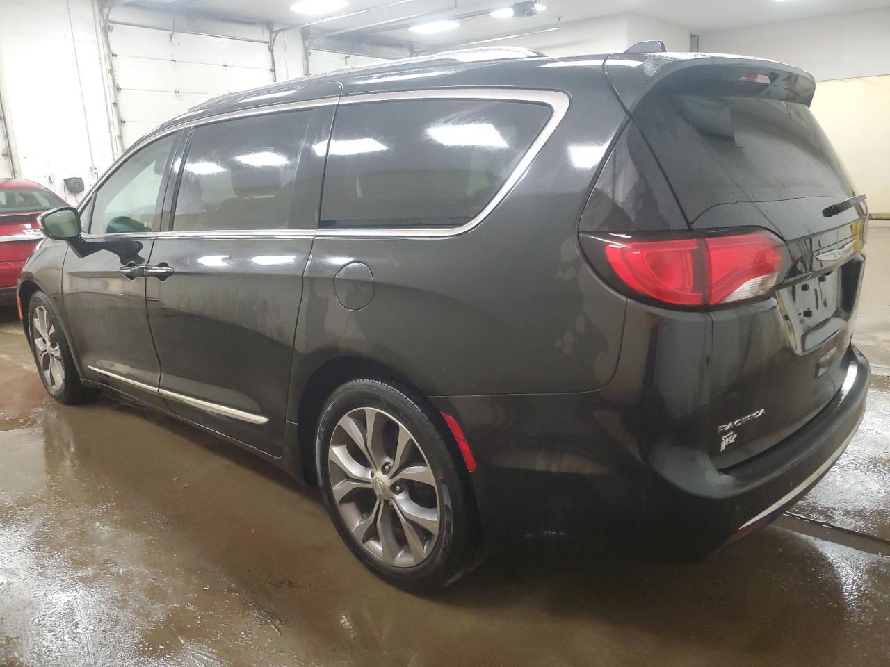 2018 Chrysler Pacifica Limited - Фото 2