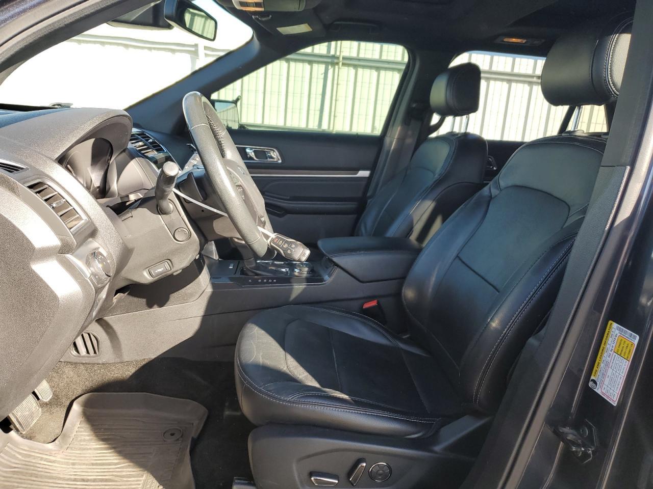 2017 Ford Explorer Limited - Image 7