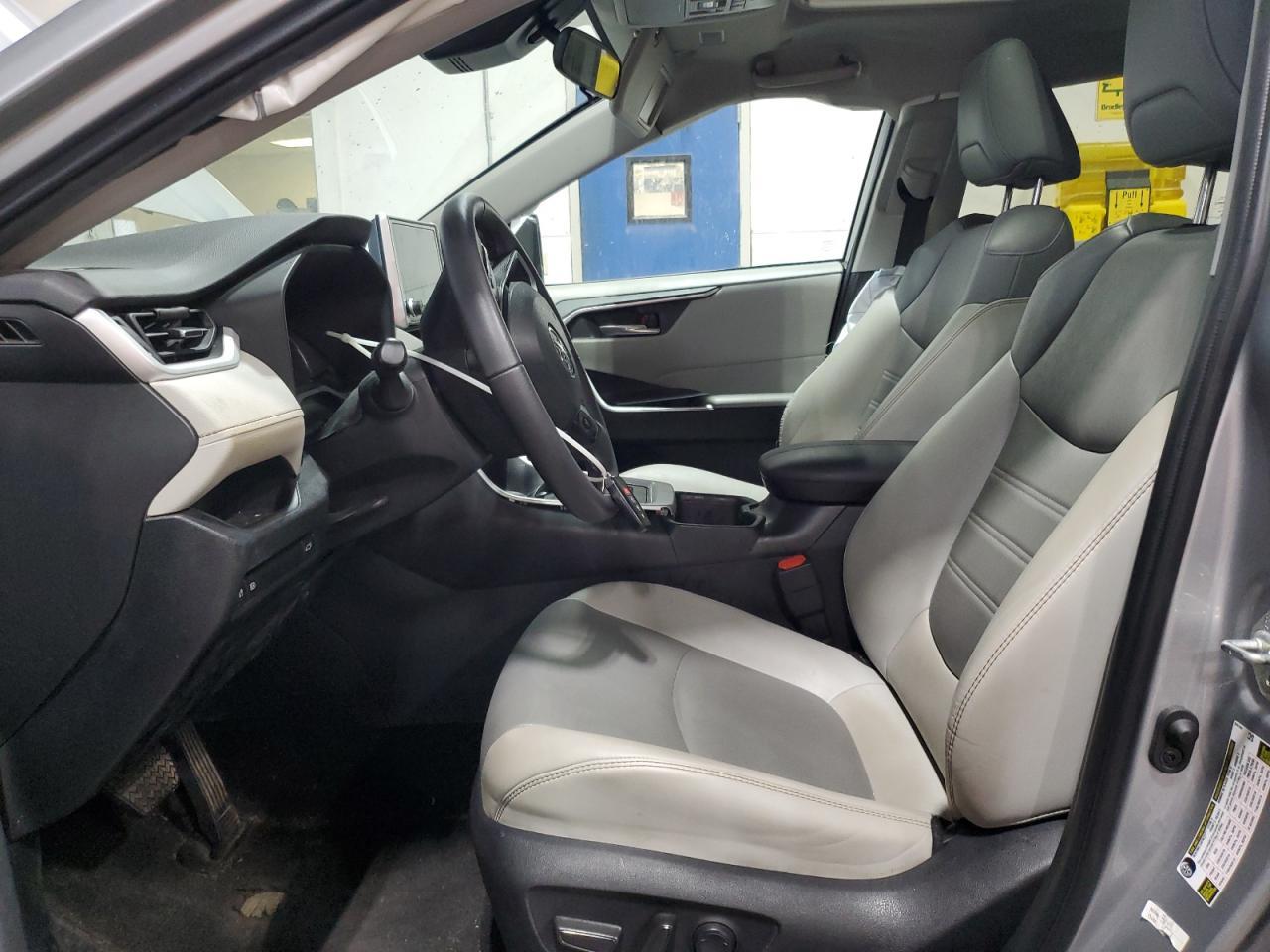 2023 Toyota Rav4 Xle Premium - Image 7