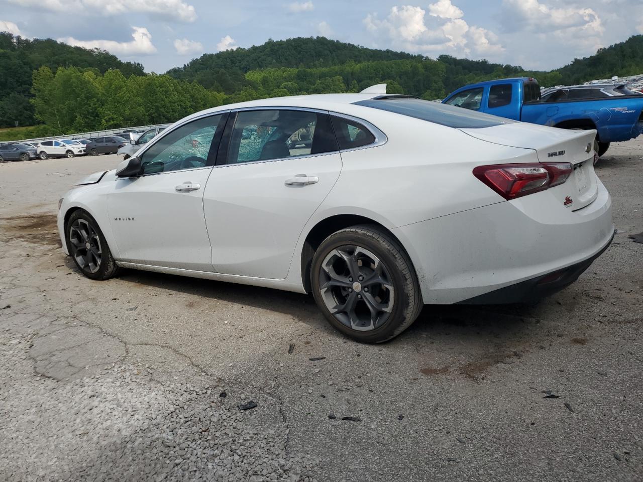 2022 Chevrolet Malibu Lt - Фото 2