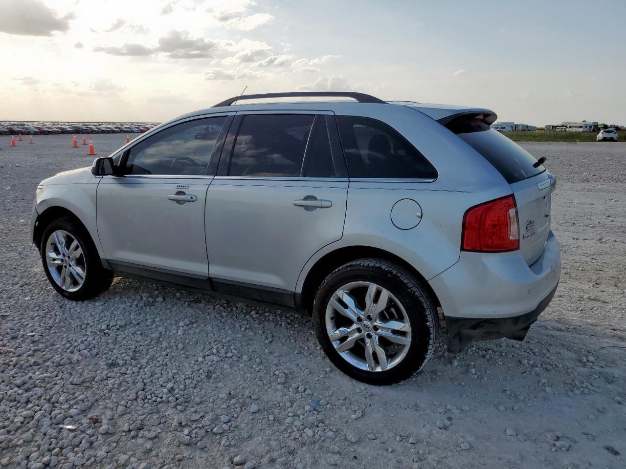 2014 Ford Edge Limited - Image 2