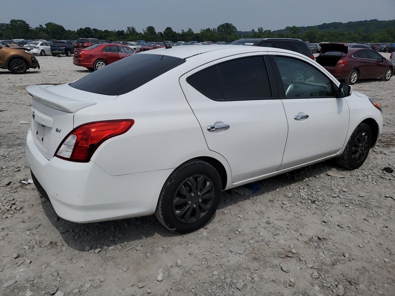 2018 Nissan Versa S - Image 3
