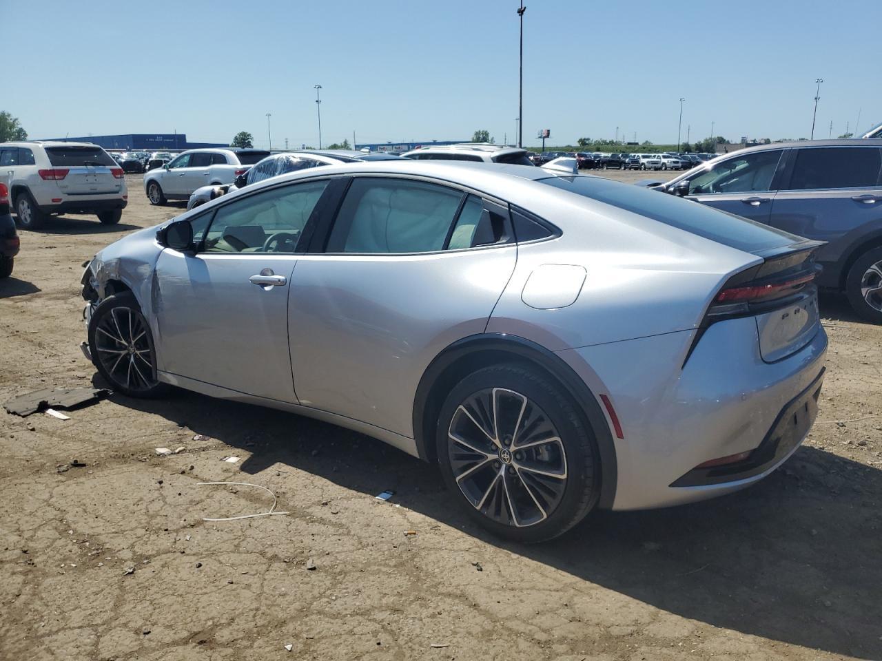 2024 Toyota Prius Le - Image 2