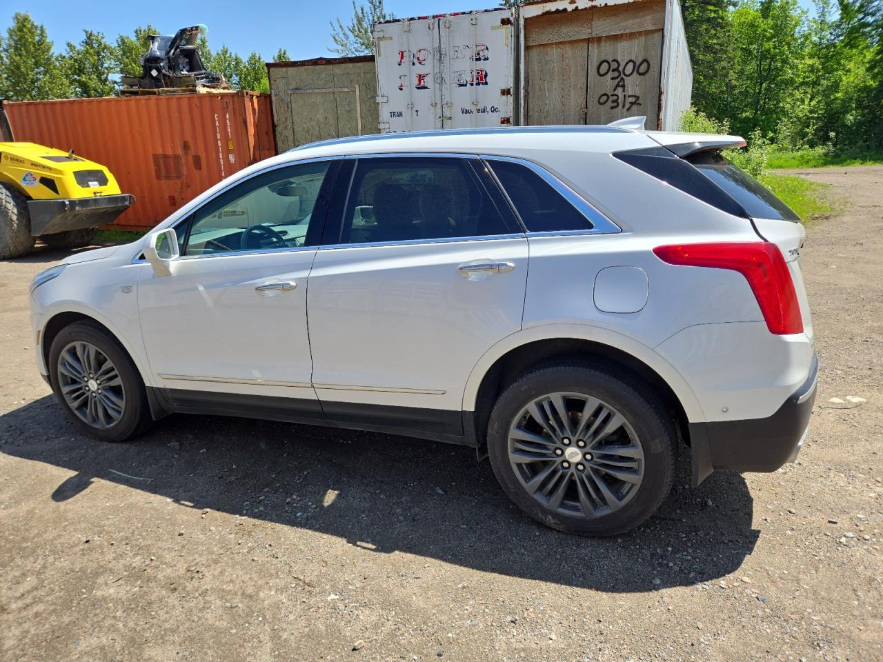 2017 Cadillac Xt5 Premium Luxury - Image 2