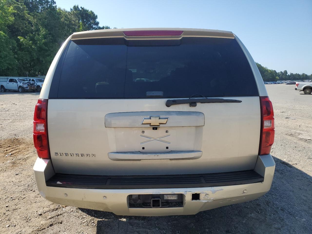 2007 Chevrolet Suburban C1500 - Image 6