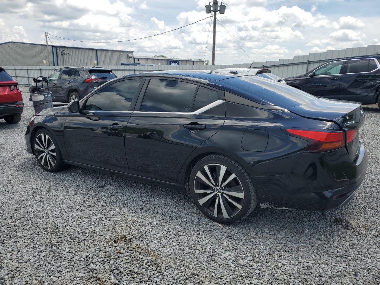 2019 Nissan Altima Sr - Image 2