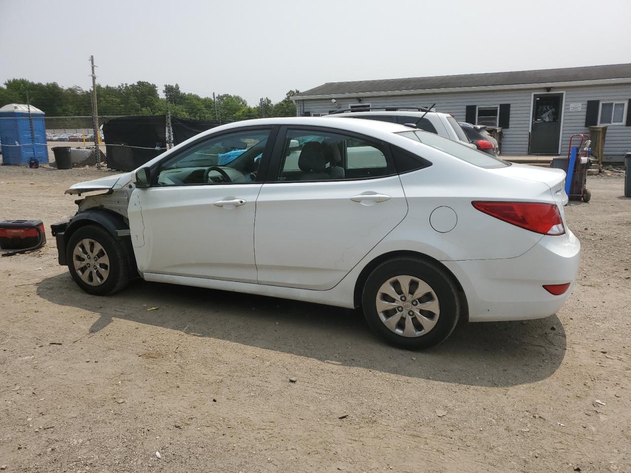 2017 Hyundai Accent Se - Image 2