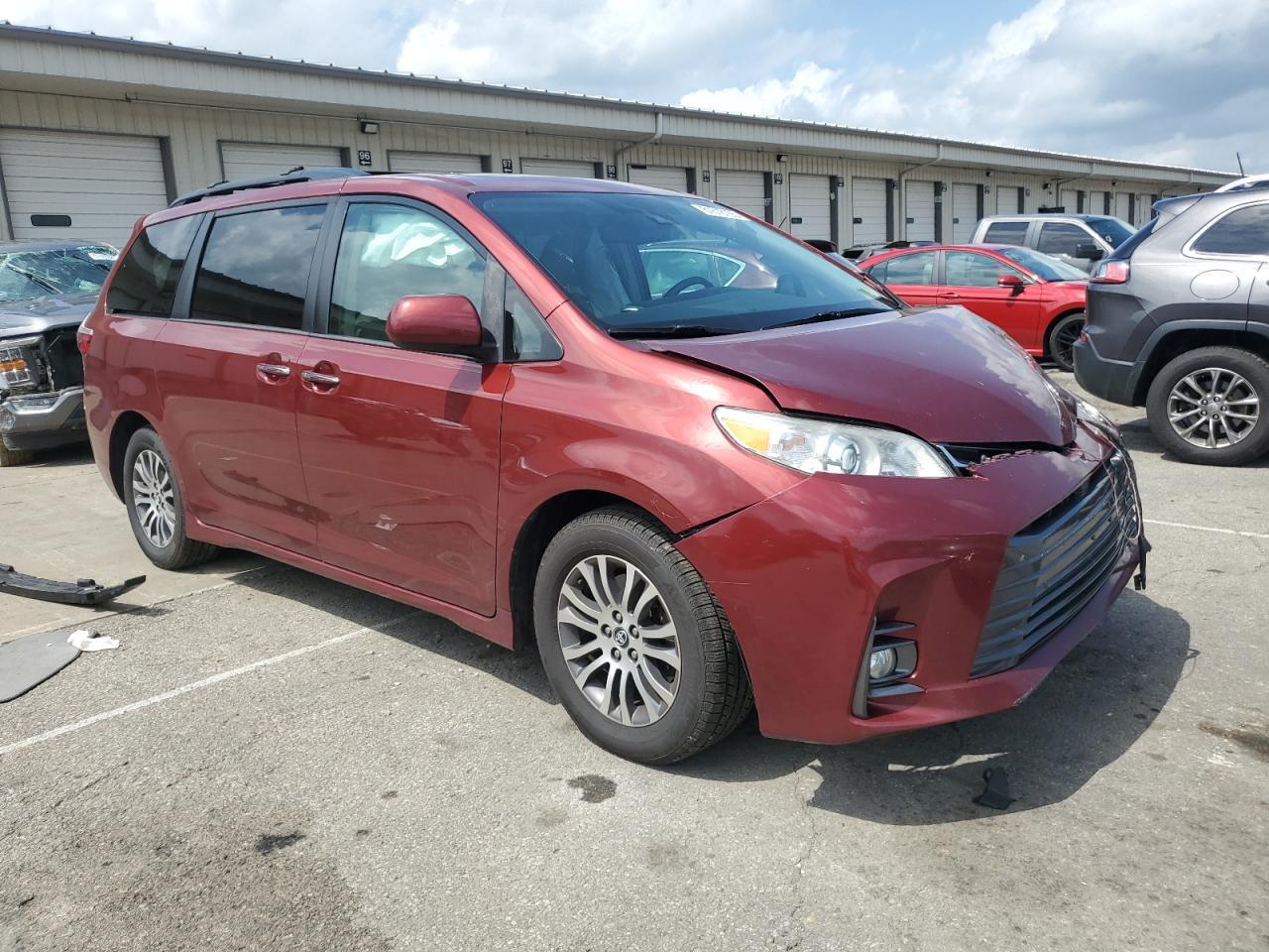 2018 Toyota Sienna Xle - Фото 4