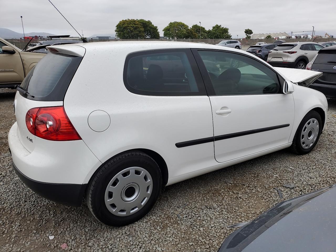 2009 Volkswagen Rabbit - Image 3