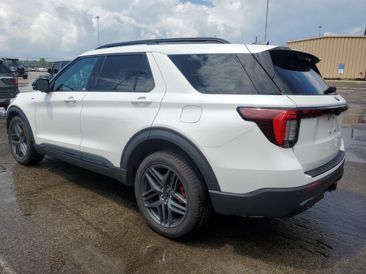 2025 Ford Explorer St-Line - Фото 2