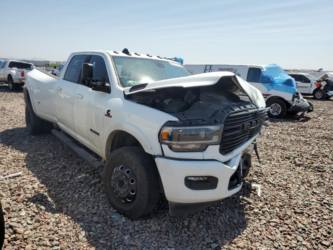 2022 Ram 3500 Laramie - Фото 4