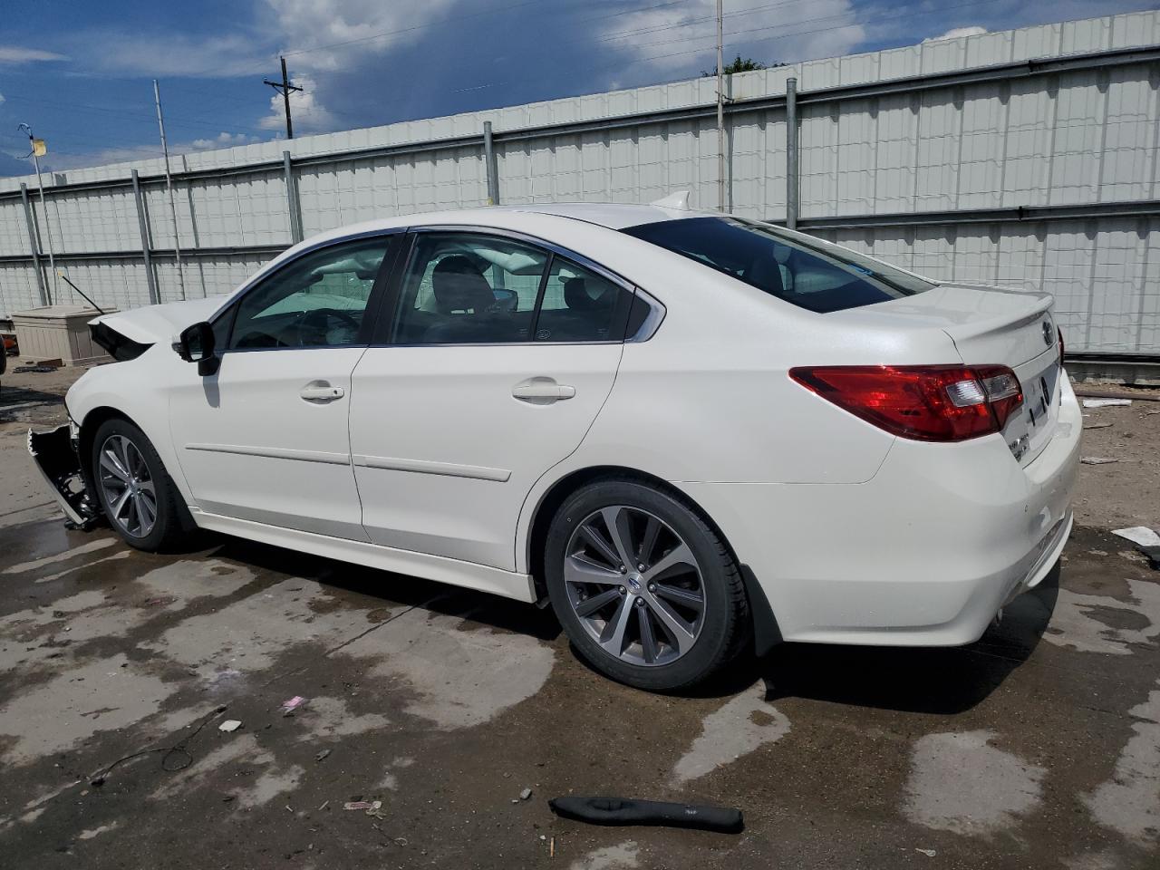 2017 Subaru Legacy 3.6R Limited - Фото 2