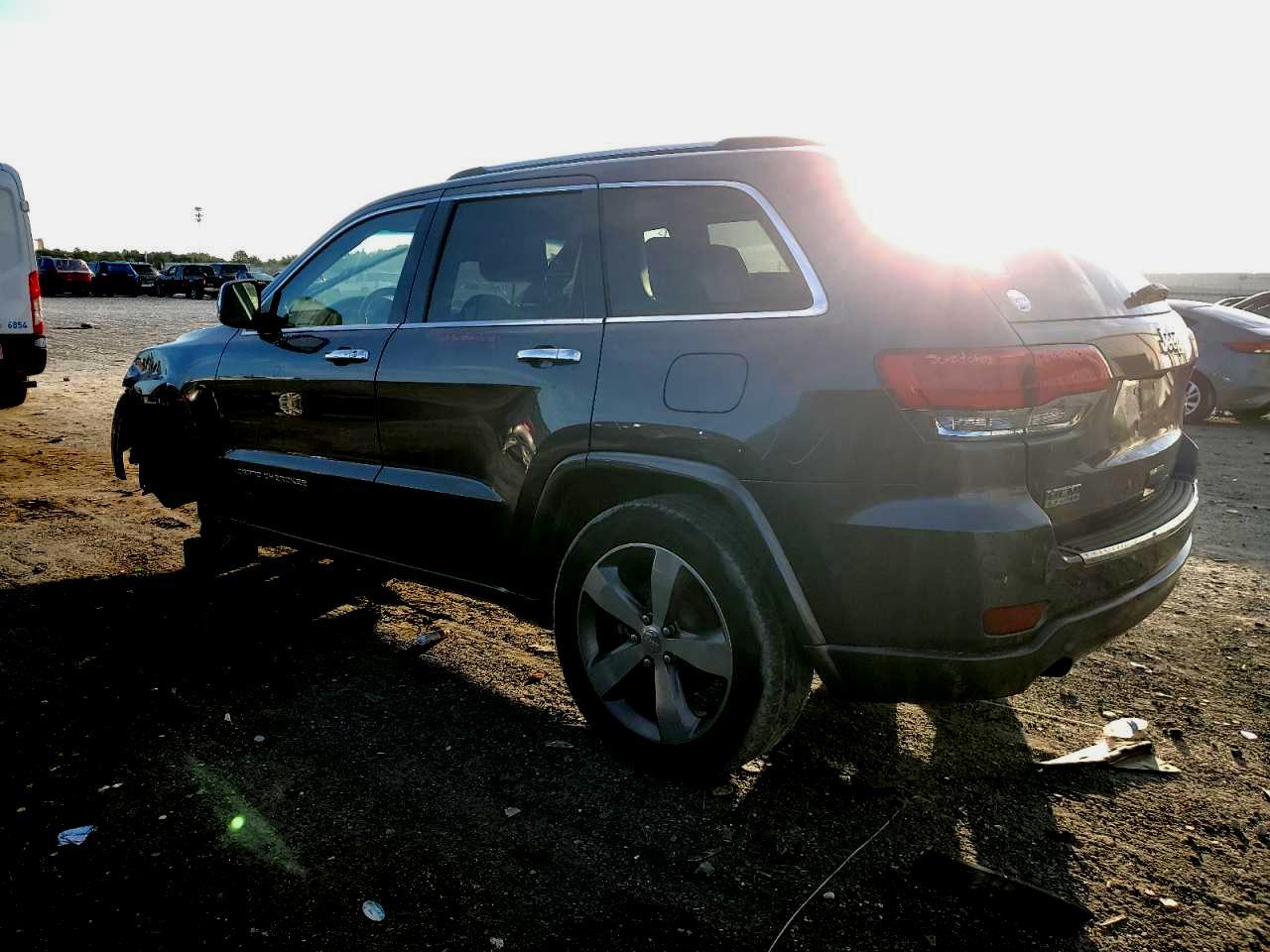 2015 Jeep Grand Cherokee Overland - Image 2