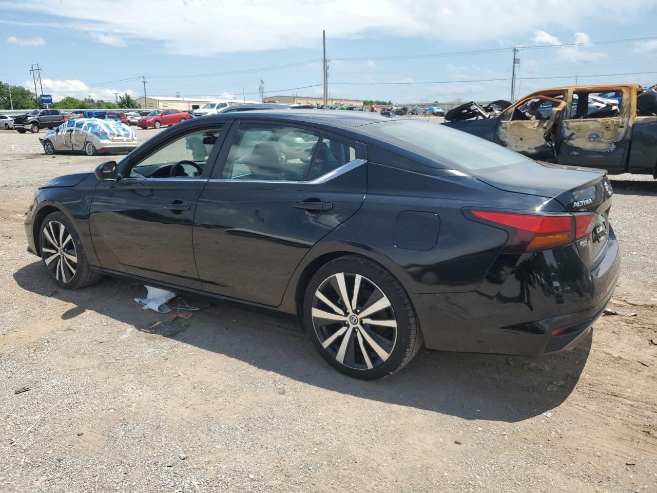 2022 Nissan Altima Sr - Image 2