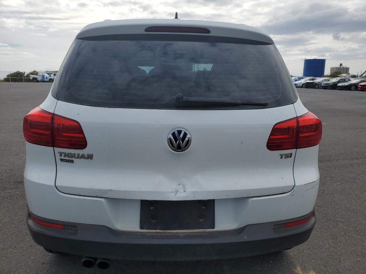 2017 Volkswagen Tiguan S - Фото 6