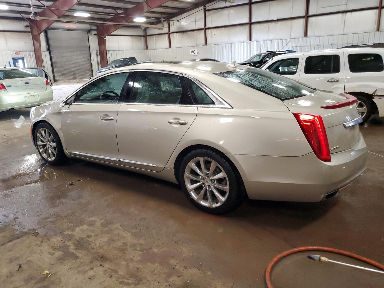2014 Cadillac Xts Luxury Collection - Image 2
