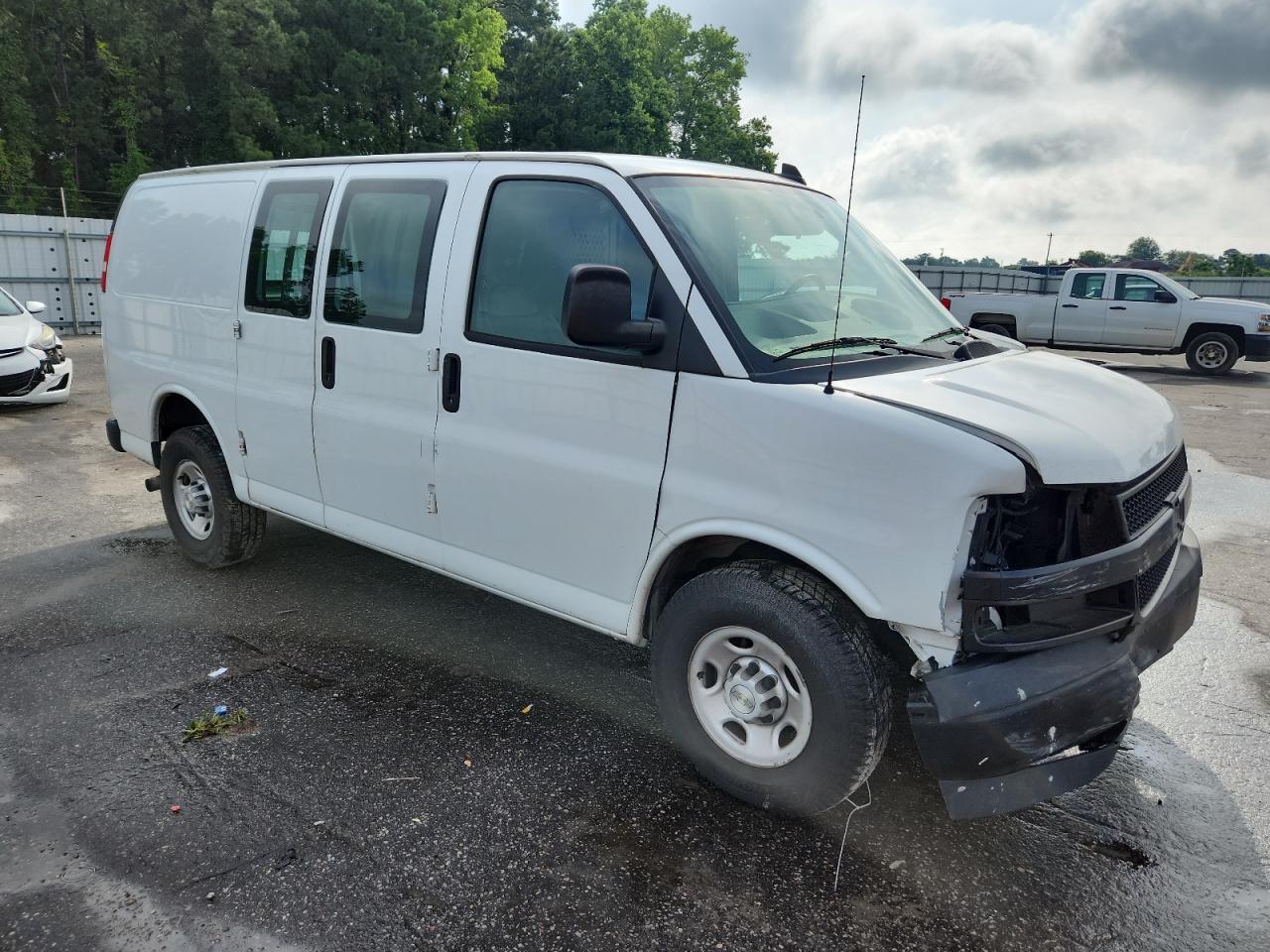 2020 Chevrolet Express G2500 - Фото 4