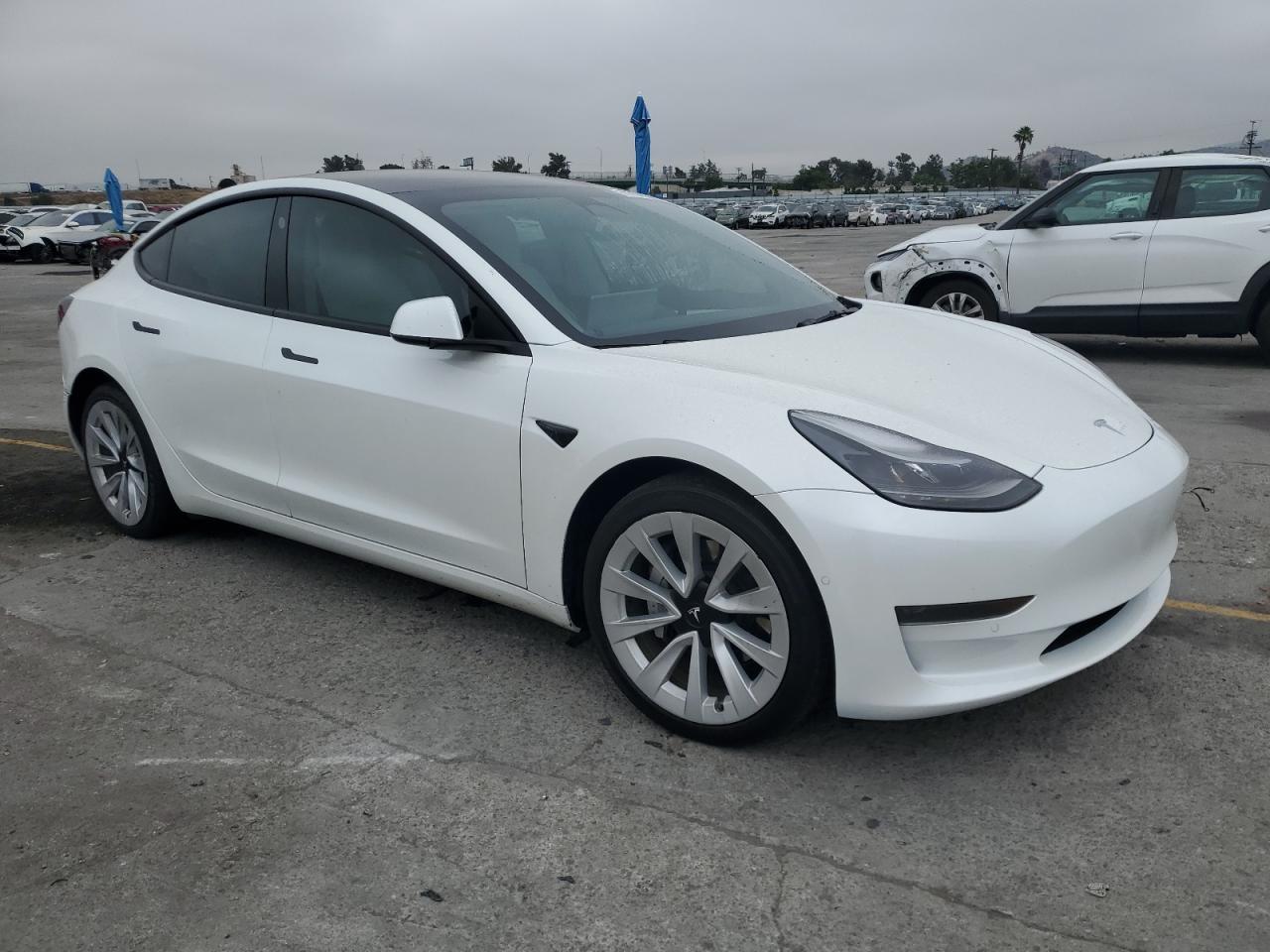 2022 Tesla Model 3 - Фото 4