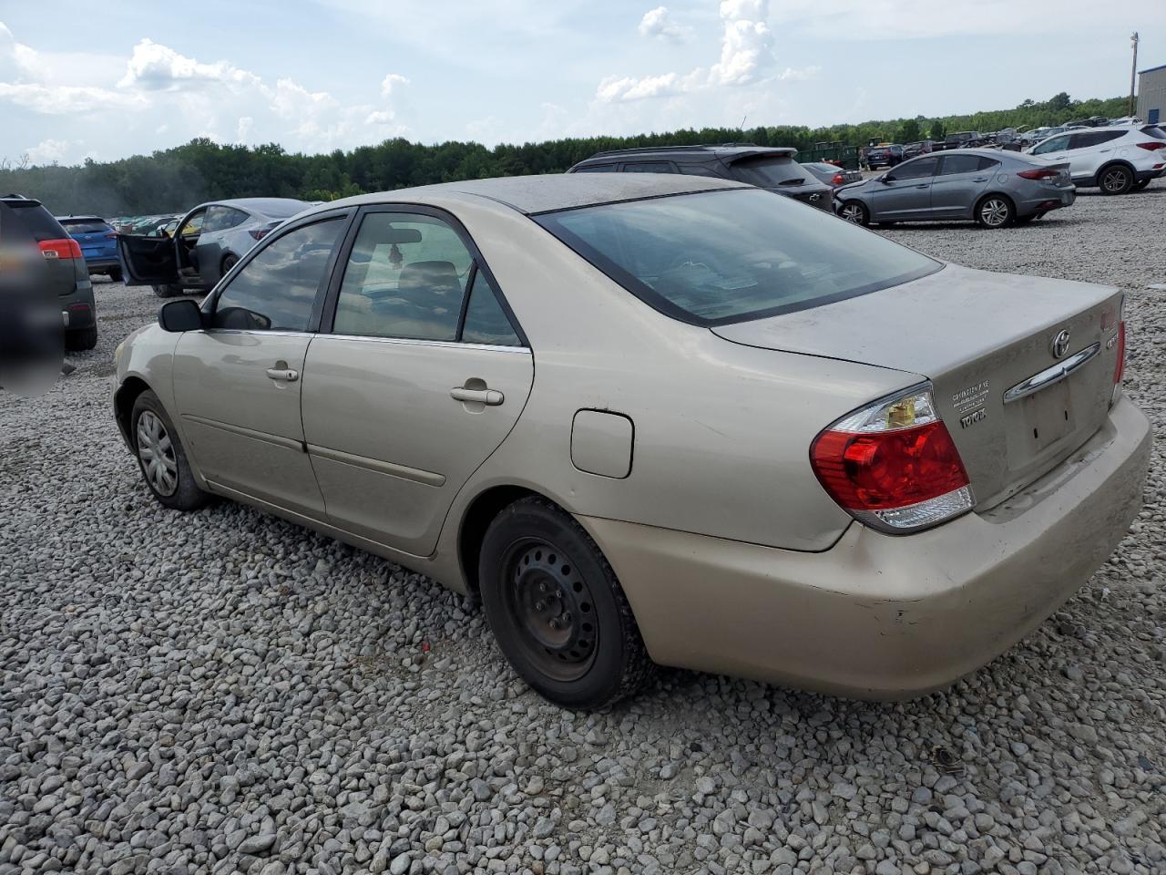 2005 Toyota Camry Le - Image 2
