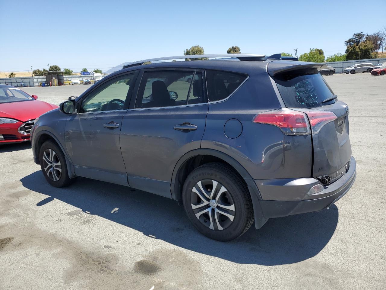 2017 Toyota Rav4 Le - Фото 2
