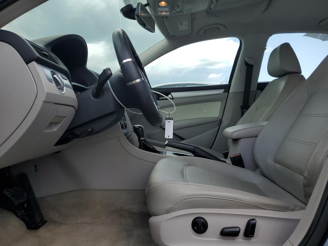 2013 Volkswagen Passat Se - Image 7