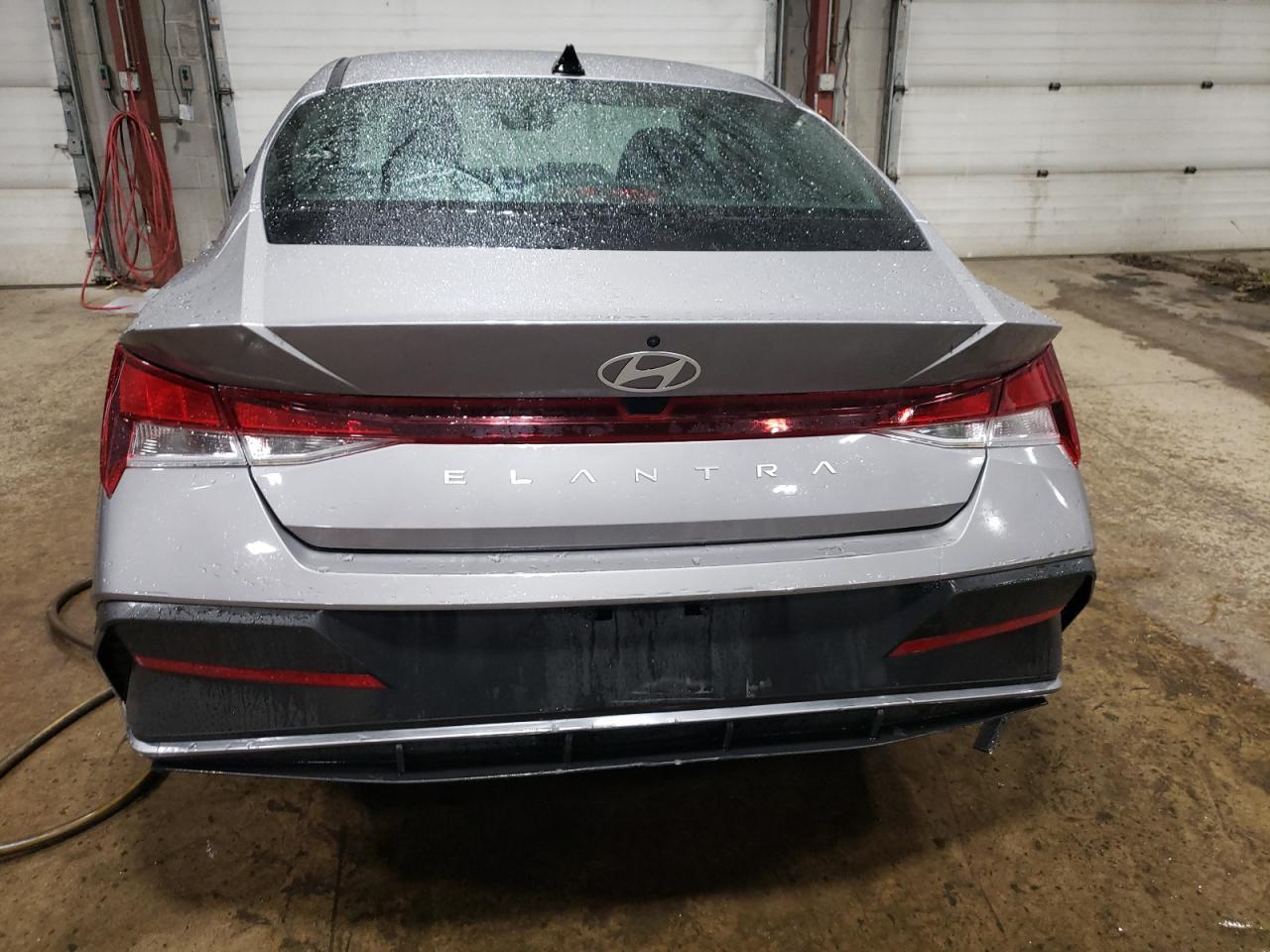 2024 Hyundai Elantra Se - Фото 6